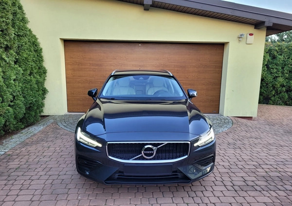 Volvo V60 cena 88800 przebieg: 203000, rok produkcji 2019 z Opoczno małe 379